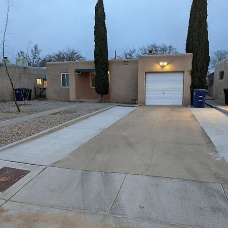 Amazing 2Br Home - Steps To Unm North Campus Albuquerque Bagian luar foto