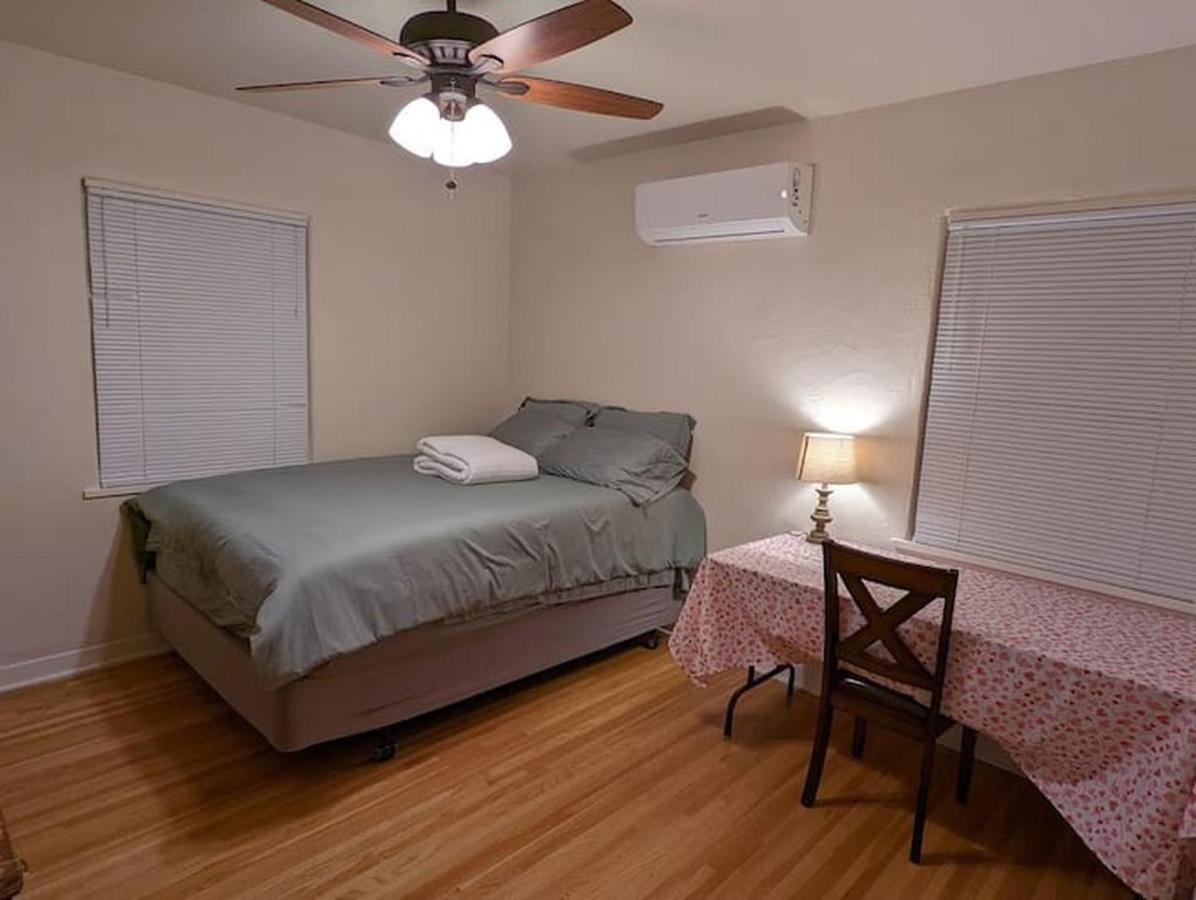 Amazing 2Br Home - Steps To Unm North Campus Albuquerque Bagian luar foto